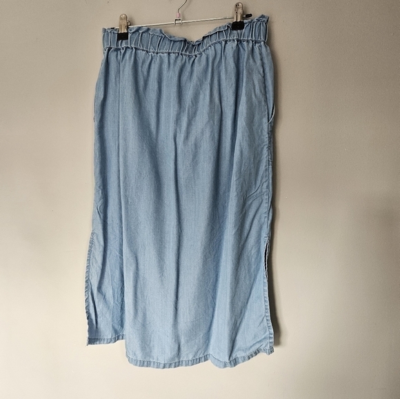 Midi  jeans skirt with flowers embroidery by Twik size small. - Picture 3 of 7